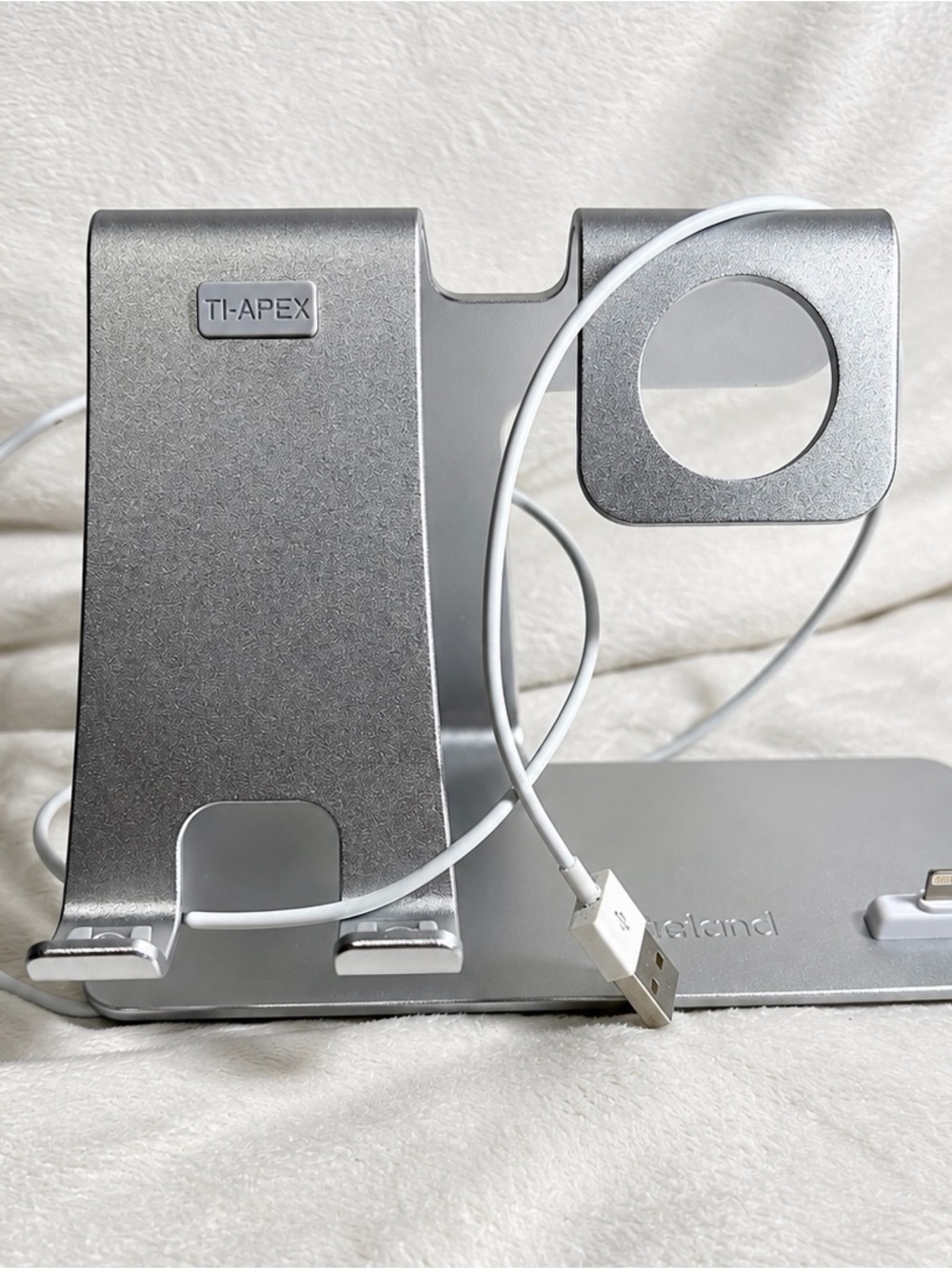 Bestand TI-Mingle 3-in-1 Charging Stand iPhone Apple Watch AirPods Aluminum